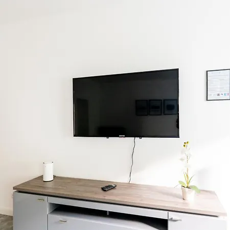 Quiet Near Vienna - 60m2 - 24h Check-in - For Business And Family Apartamento *