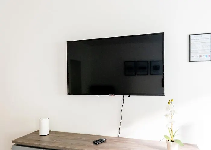 Quiet Near Vienna - 60m2 - 24h Check-in - For Business And Family Apartment *